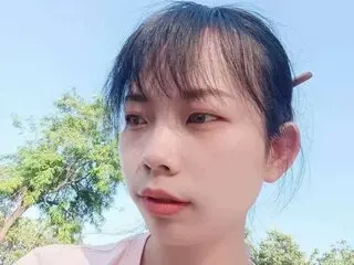 AliceAmelia toy ass naked